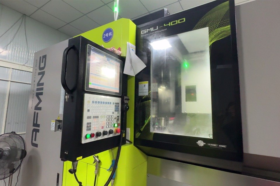 Final carbide matrix blanking delivers razor-thin edge clearances, smoothly separating completed motor cores ready for immediate assembly.