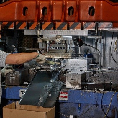 Motor mold trial molding